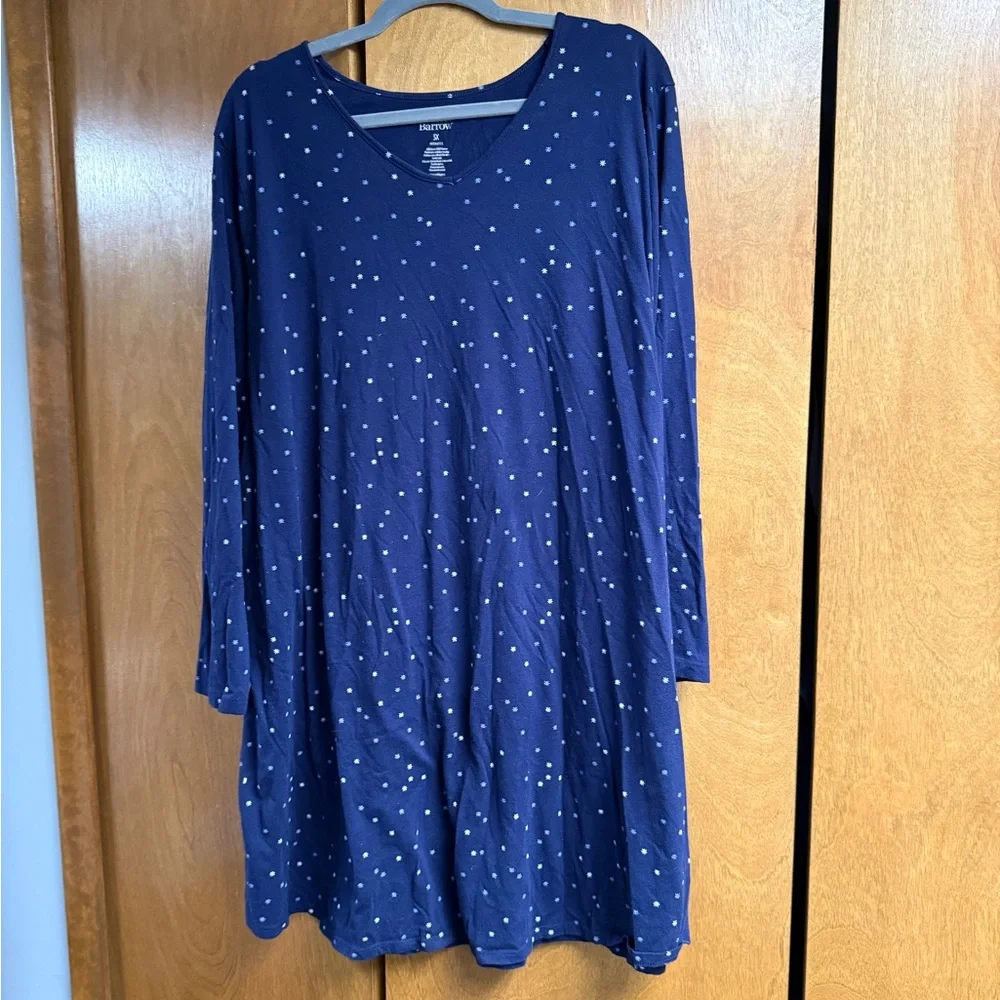 Women’s plus nightgown - Picture 1 of 3